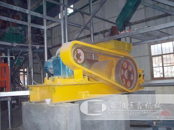液壓對輥制砂機設備